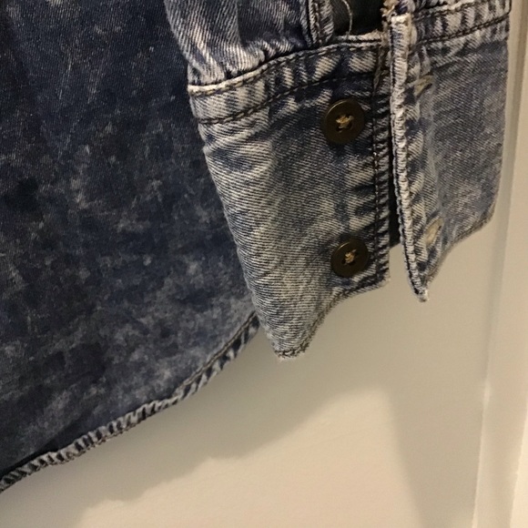 Mudd Acid Wash Button Up Top - Picture 7 of 7